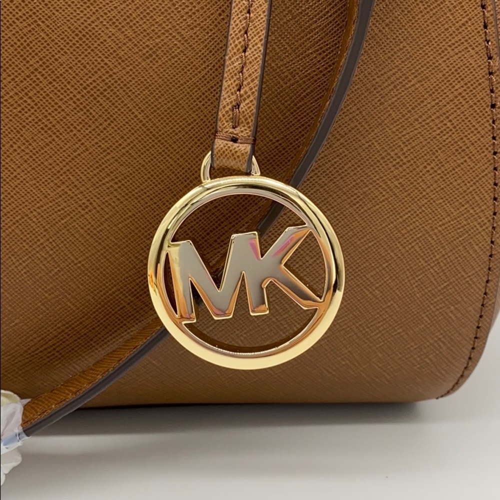 MICHAEL KORS LG CHAIN SHOULDER TOTE  LUGGAGE - Picture 11 of 16